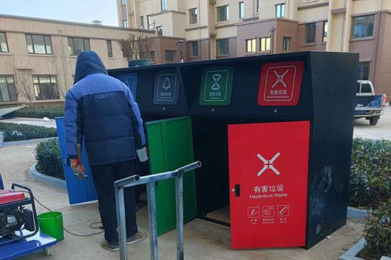 安裝四分類垃圾桶罩，垃圾分類亭